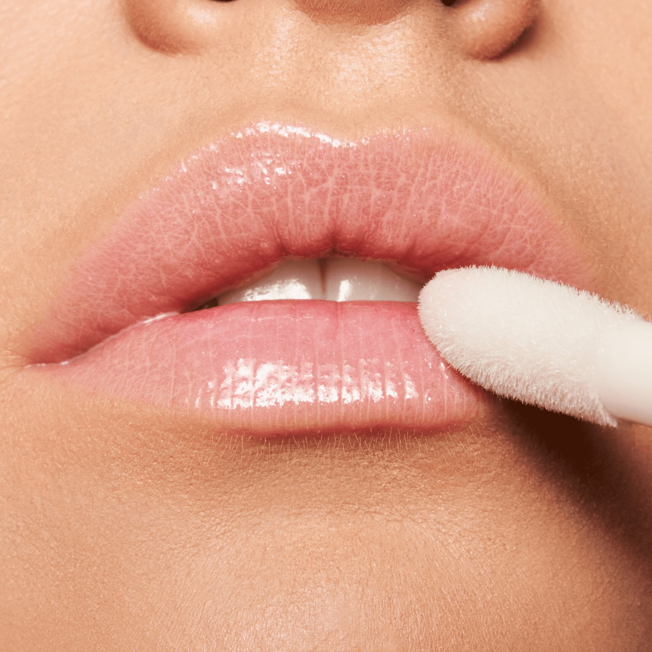 The Super Balm Glossy Lip Treatment, 01 Balmazing