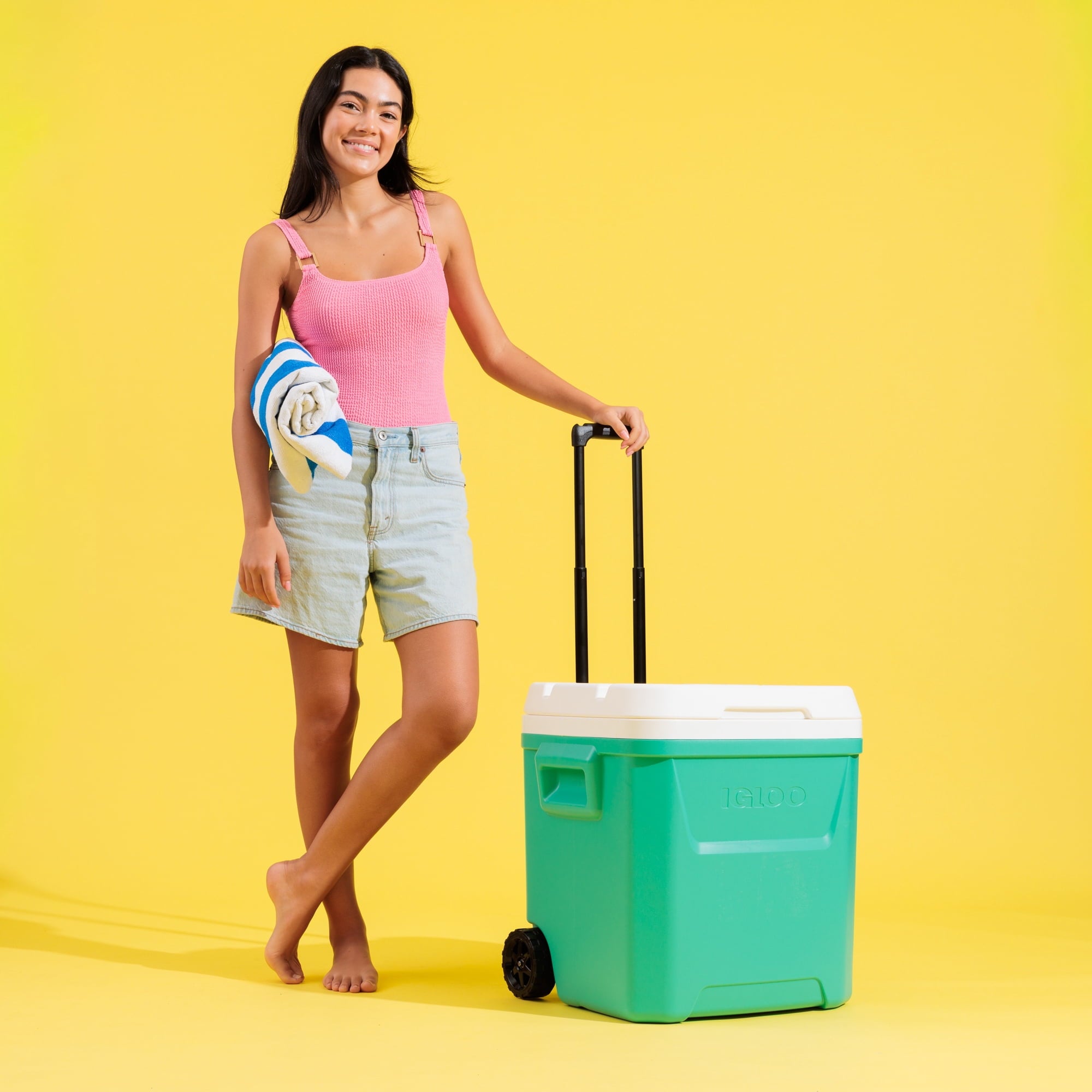 60 QT Laguna Ice Chest Cooler with Wheels, Blue