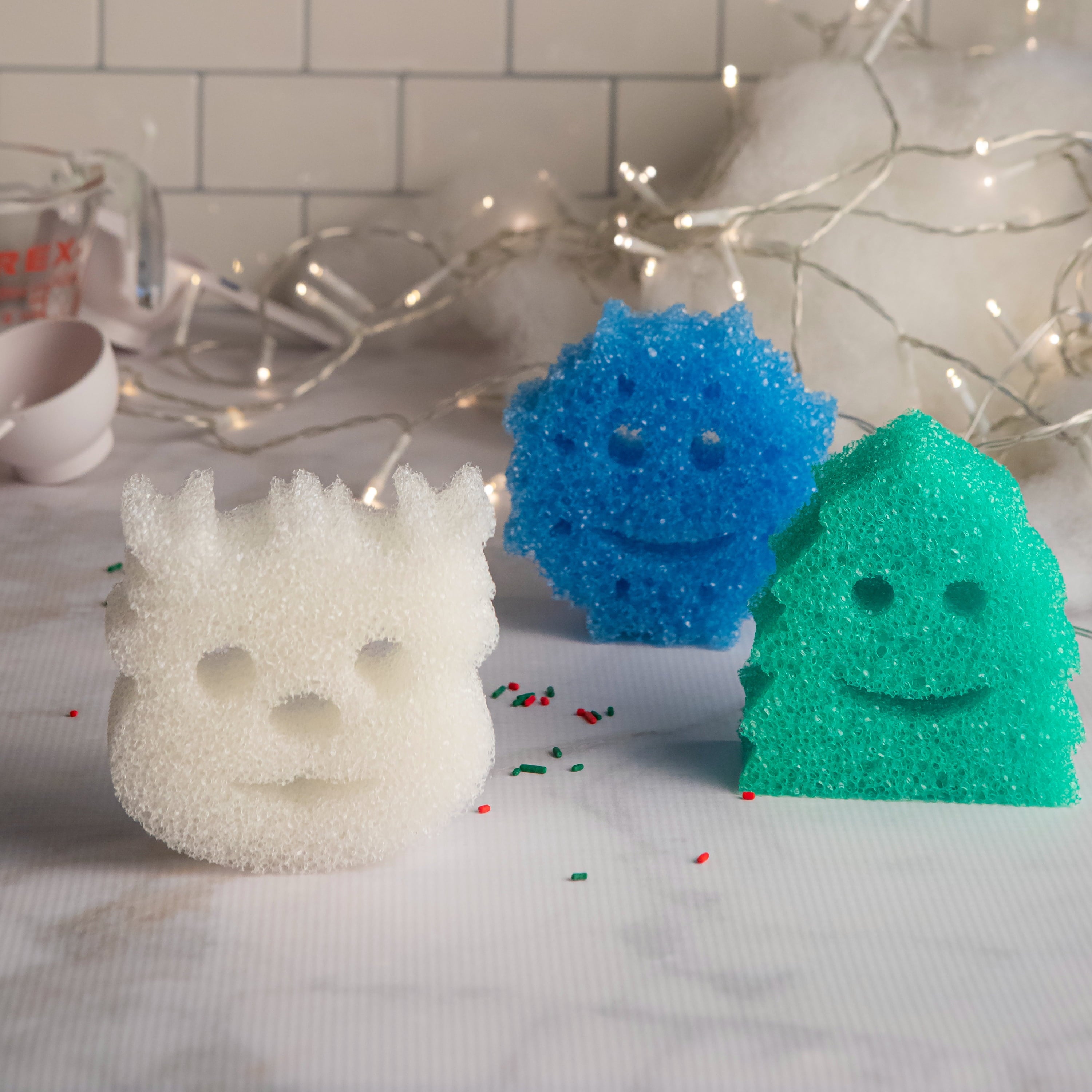 Scrub Mommy Winter Snowflake Non-Scratch Cleaning Sponge