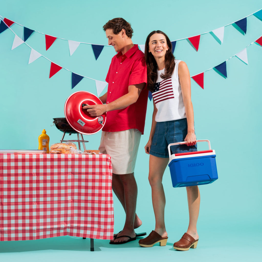 9 QT Laguna Ice Chest Cooler, Blue Red and White