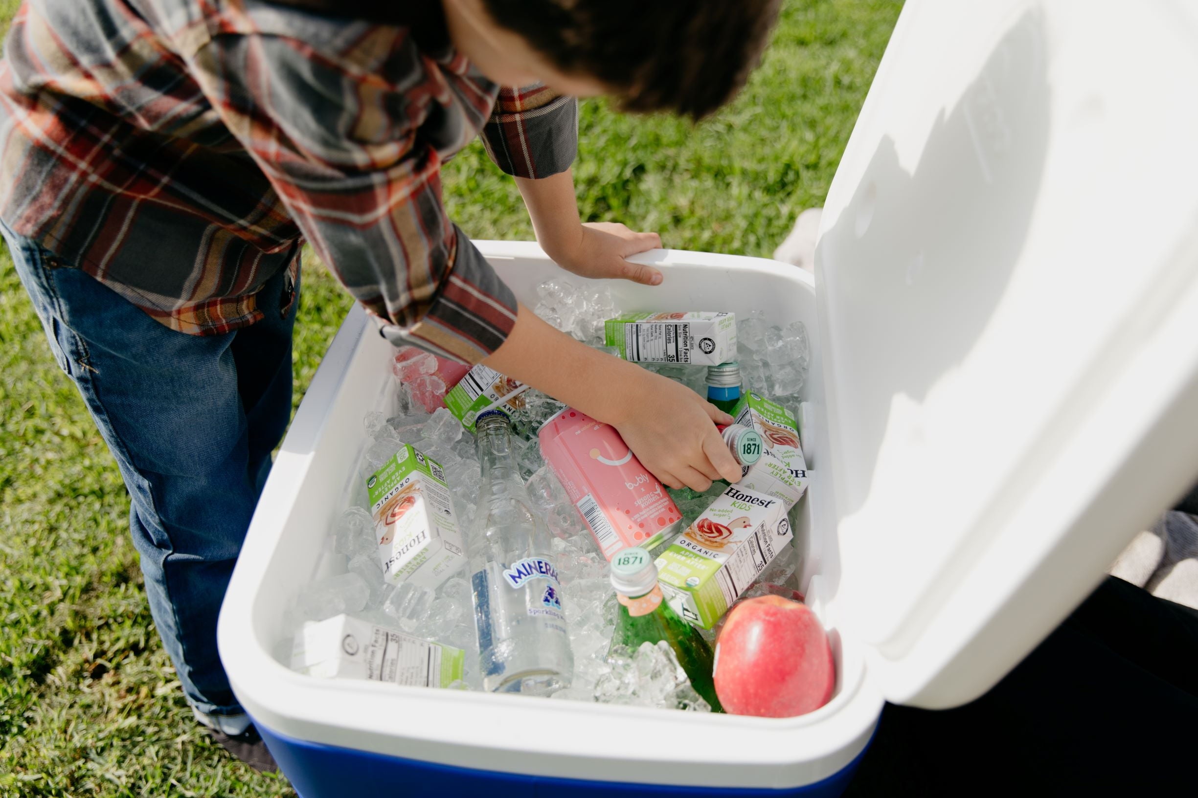 60-Quart Ice Cube Roller Cooler