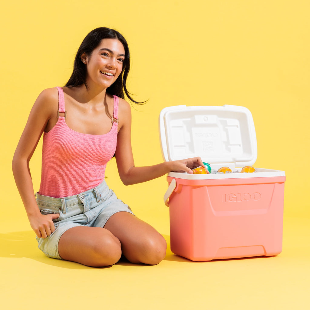 28 QT Laguna Hard-Sided Ice Chest Cooler, Aqua Blue and White
