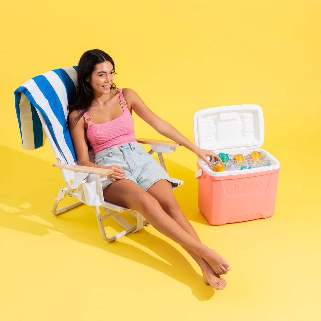 28 QT Laguna Hard-Sided Ice Chest Cooler, Aqua Blue and White