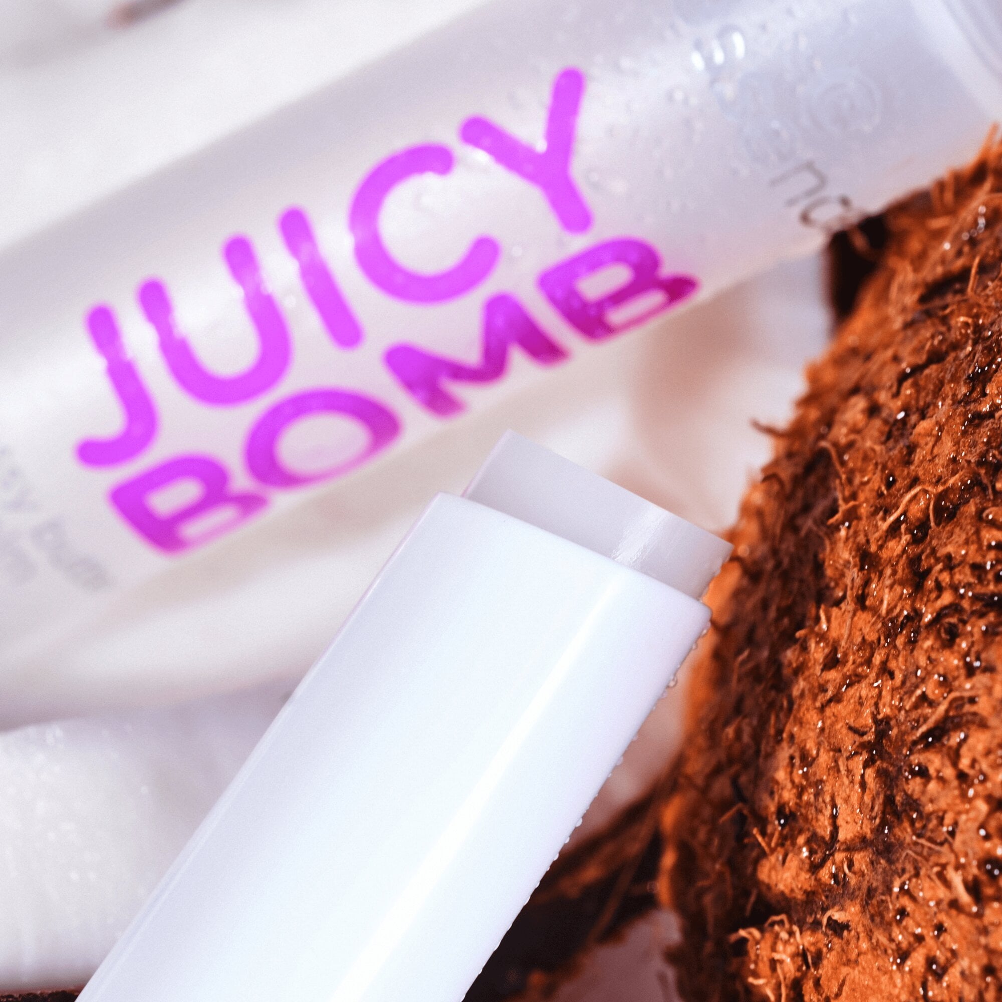Juicy Bomb Glossy Butter Balm, 02 So Berry Cute