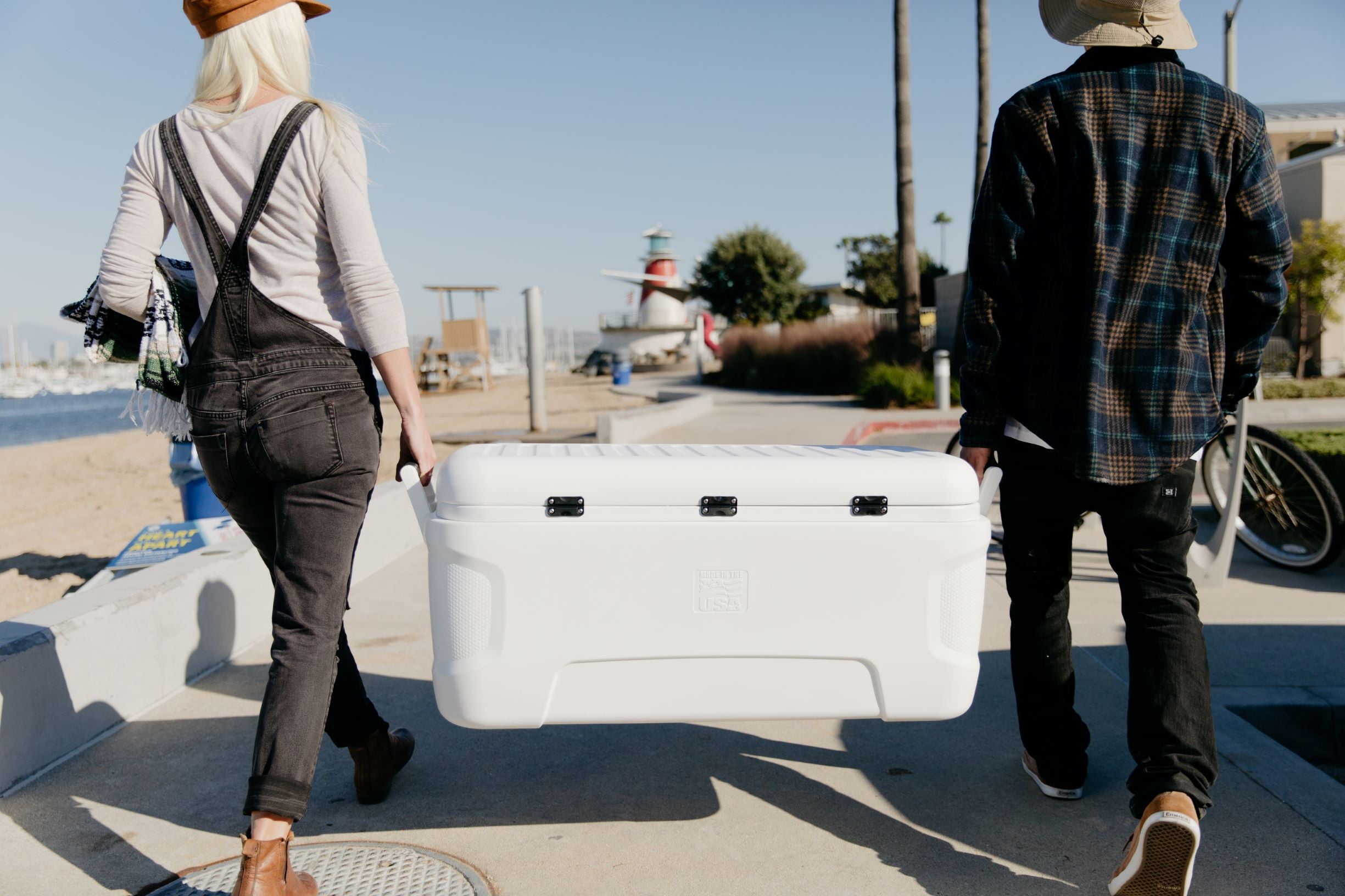 120 qt. 5-Day Marine Ice Chest Cooler, White