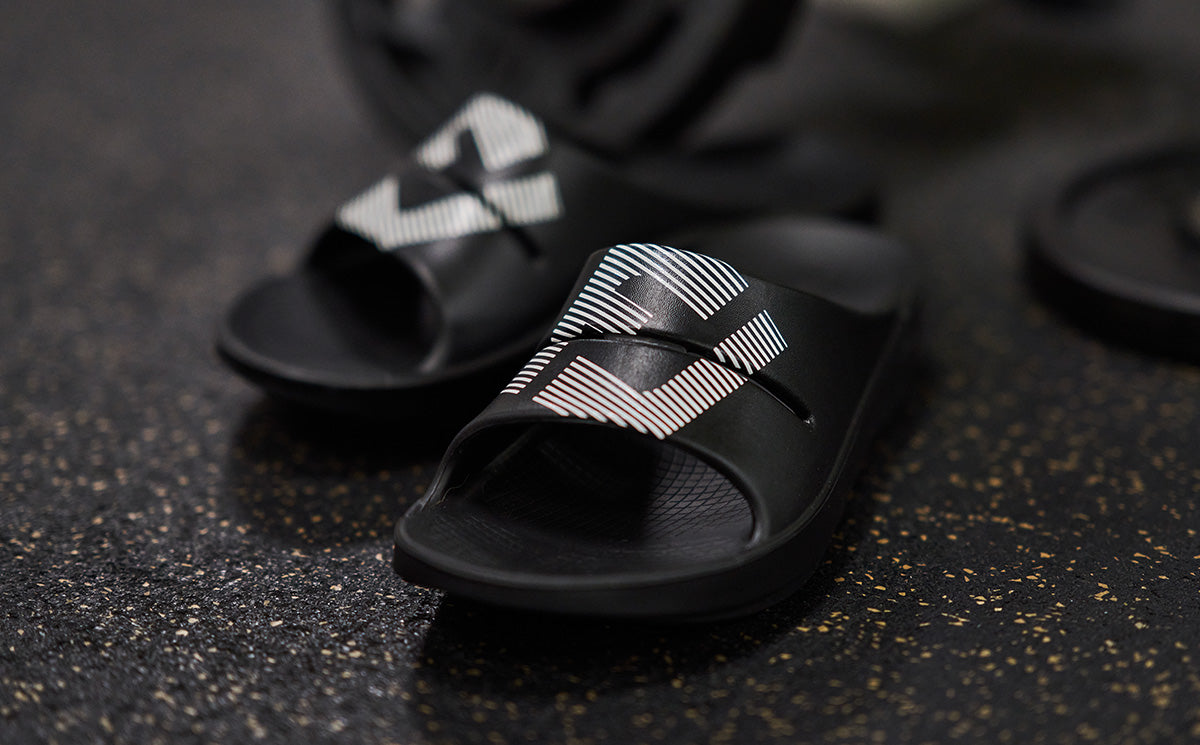 FJ X OOFOS Men’s OOahh Sport Slide Sandal – Black