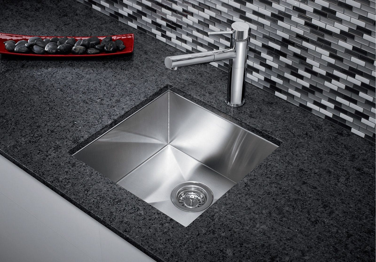 Blanco Quatrus R0 17-in Stainless Steel Undermount Bar Sink