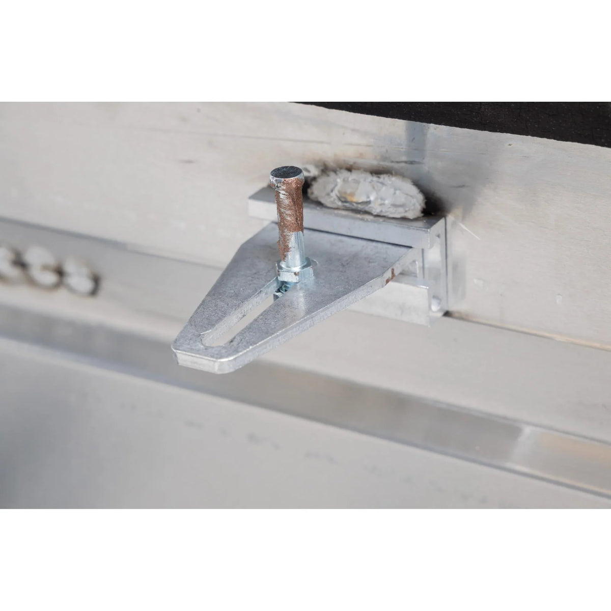 Low Profile Crossover Truck Tool Box