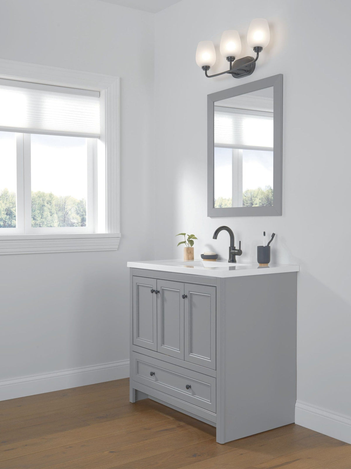 Delta 1-Handle Lavatory Faucet with Diamond Seal Technology, Matte Black