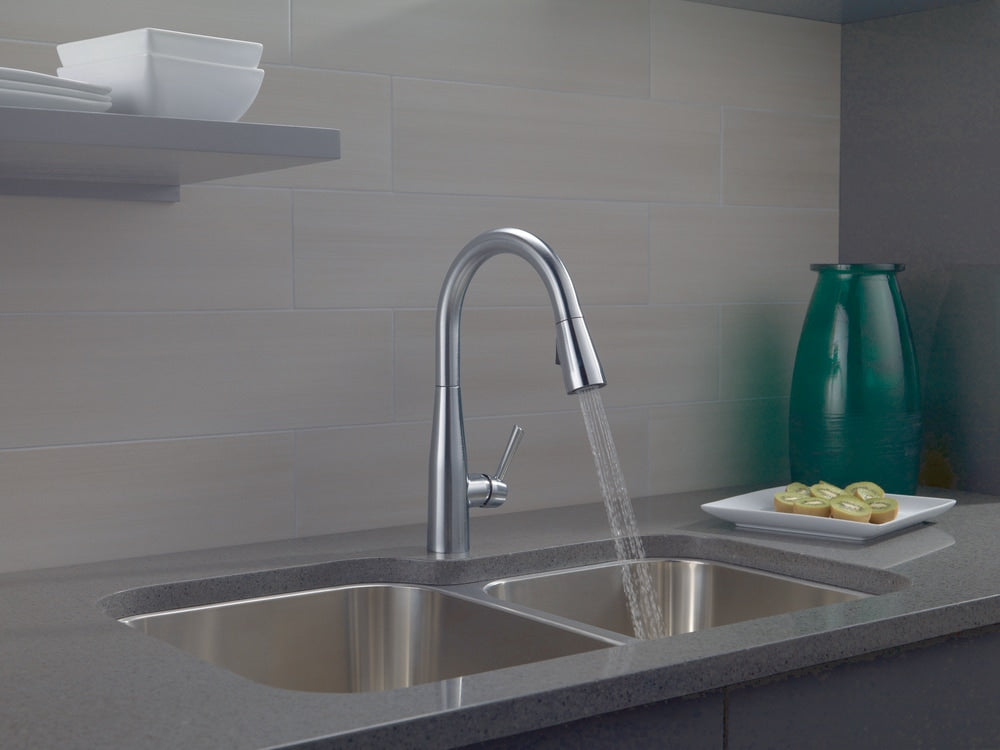 Delta 1-Handle Pull-Down Kitchen Faucet Arctic, Stainless
