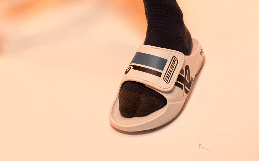 BAUER/OOFOS Men’s OOahh Sport Flex Sandal ?C White