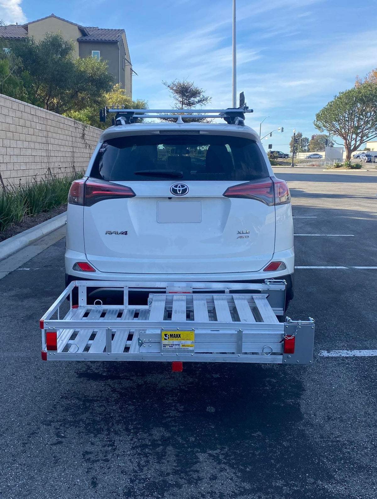 MaxWorks Aluminum Hitch Accessibility Carrier