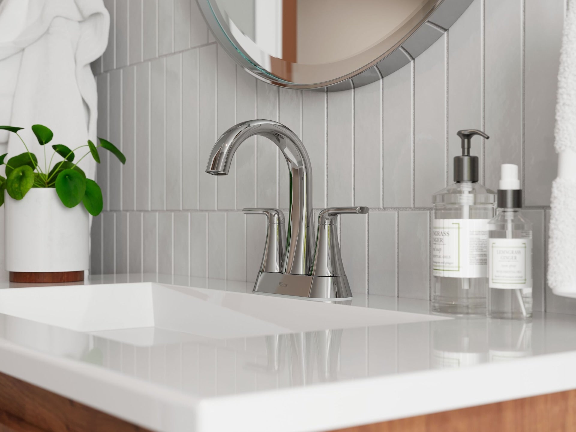 Pfister Raya 4-in Chrome Centerset Bathroom Sink Faucet