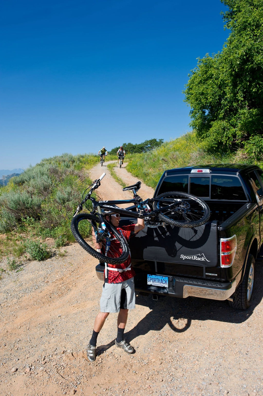 SportRack SR8123 Tailgate Pad with Straps